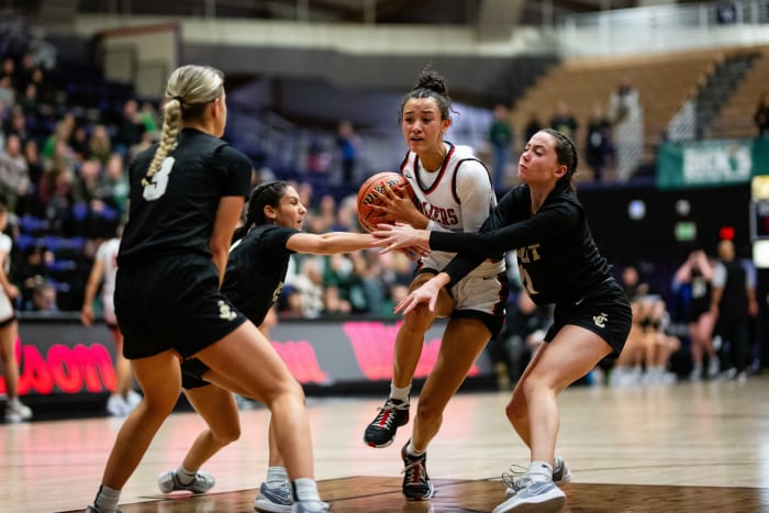 Clackamas Jesuit 6A Oregon girls basketball quarterfinal 2024 Naji Saker-126
